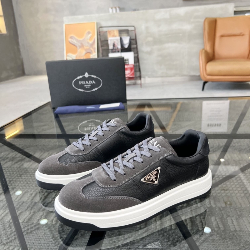 Pra*a casual shoes